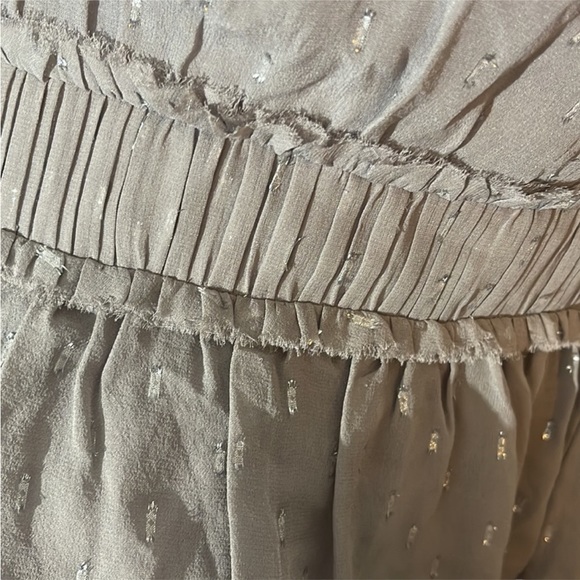 Joie light grey silk blouse. Beautiful details. Size M - Picture 7 of 16